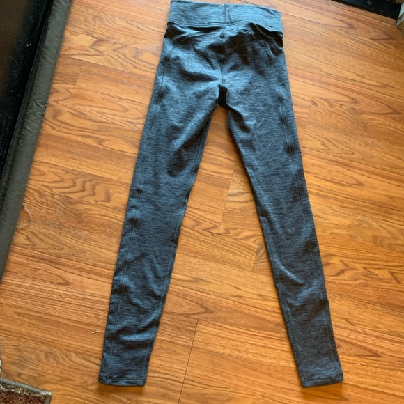 Under Armour Heat Gear Women's Size XS Leggings EUC - Picture 6 of 6